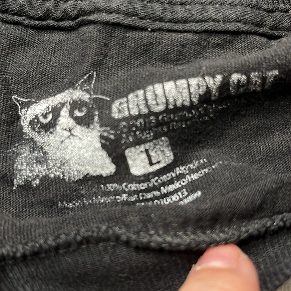 Grumpy cat black T-shirt, large - Picture 3 of 4